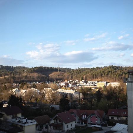 Elegant 1-Bedroom Apartment Near Hill Forest Lubiana Esterno foto