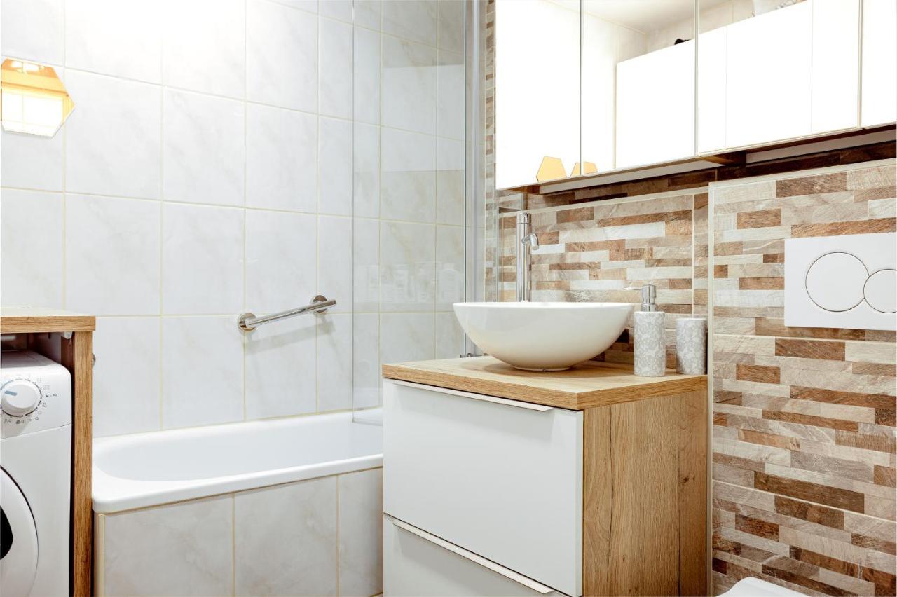 Elegant 1-Bedroom Apartment Near Hill Forest Lubiana Esterno foto