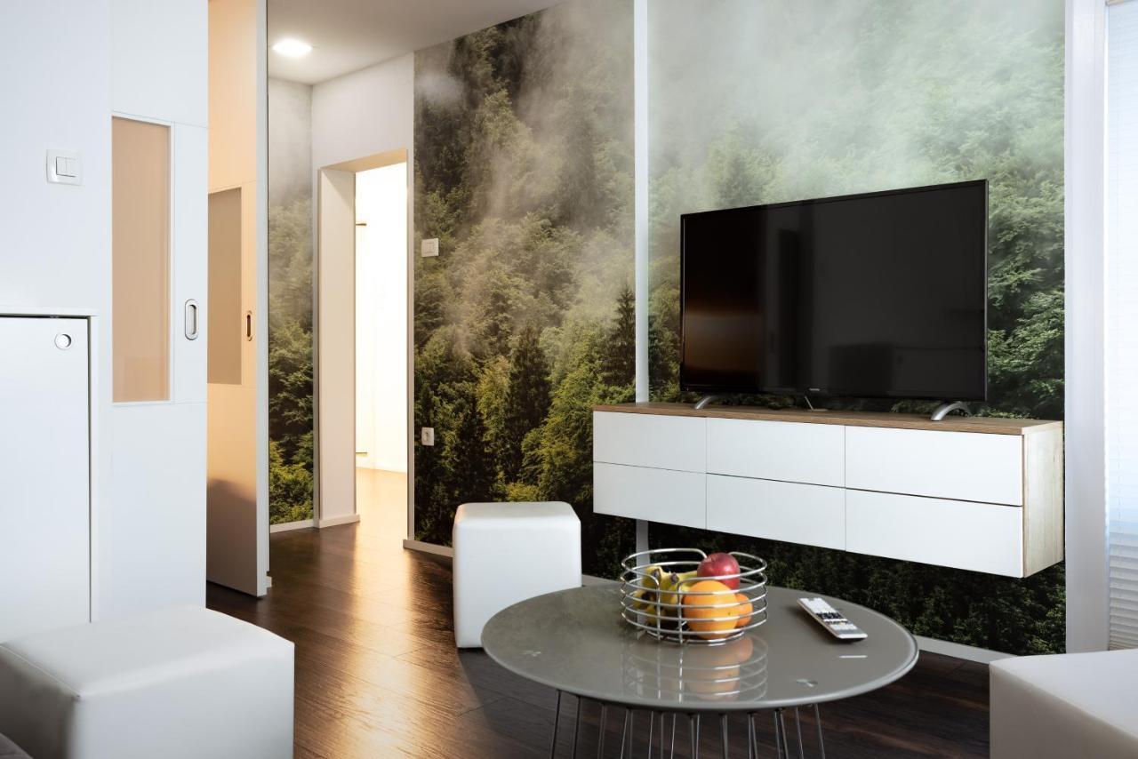 Elegant 1-Bedroom Apartment Near Hill Forest Lubiana Esterno foto