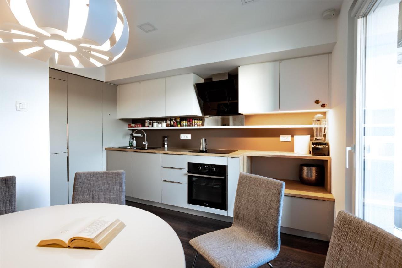Elegant 1-Bedroom Apartment Near Hill Forest Lubiana Esterno foto