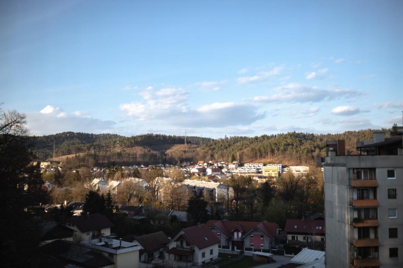 Elegant 1-Bedroom Apartment Near Hill Forest Lubiana Esterno foto